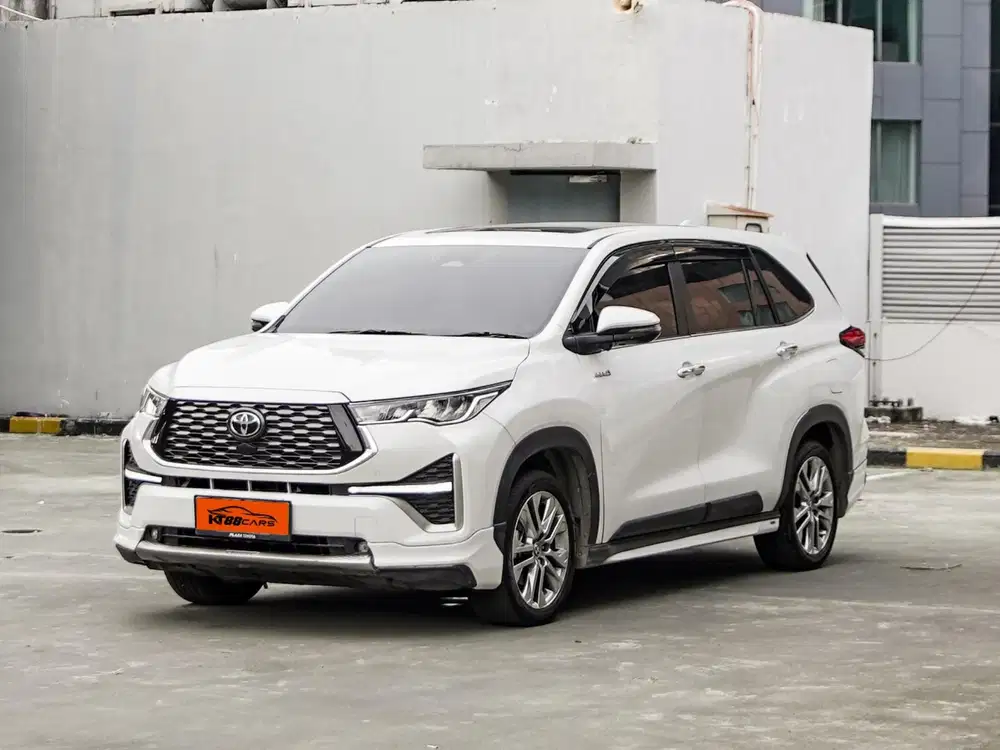 Toyota Innova Zenix Q TSS Hybrid modelista Metik 2024 putih ganjil