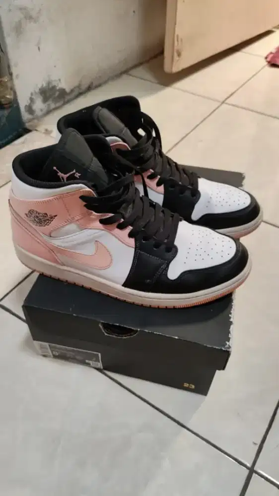 DIJUAL NIKE AIR JORDAN 1 MID ORIGINAL