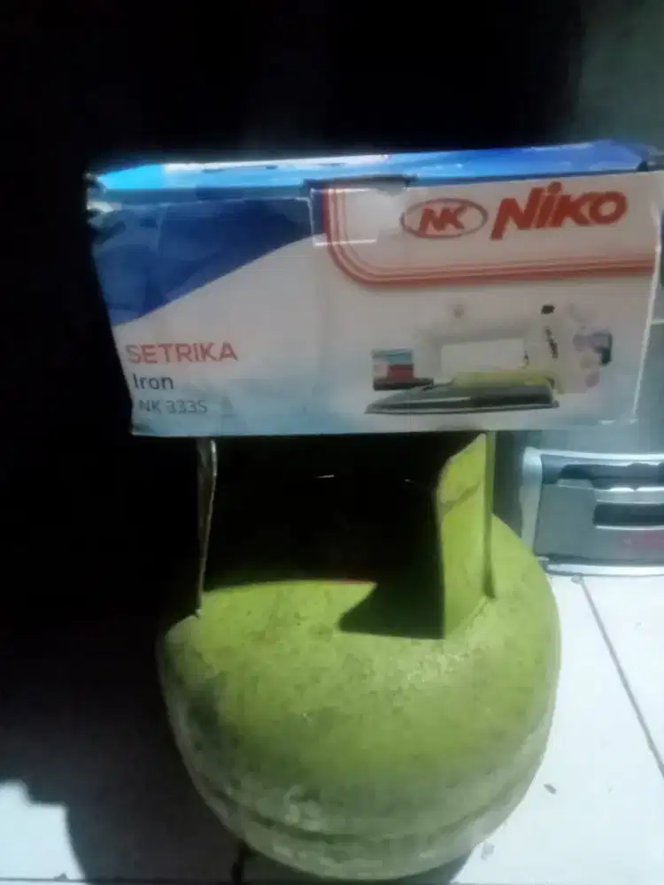 Dijual setrika dan gas  3 kg