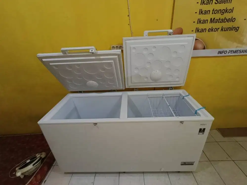 Freezer Daging Box aqua 500 L - Kondisi Normal Siap Pakai
