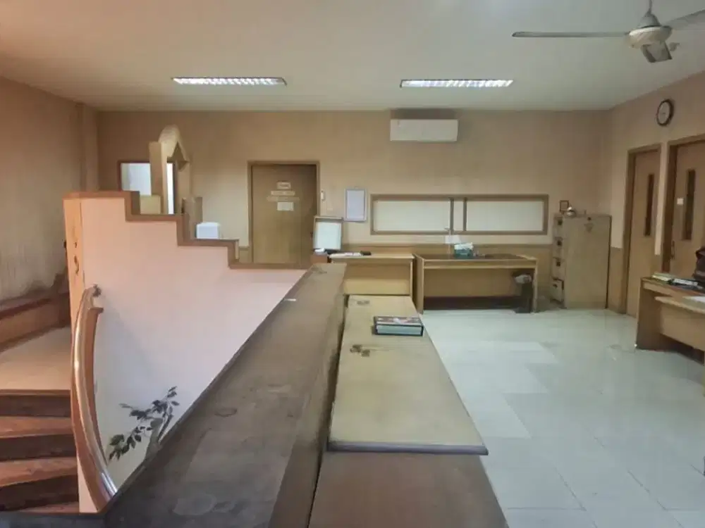 Disewakan RUKO KANTOR 3 lantai pusat bisnis Denpasar, Bali Lokasi Dauh Puri, Denpasar Bali