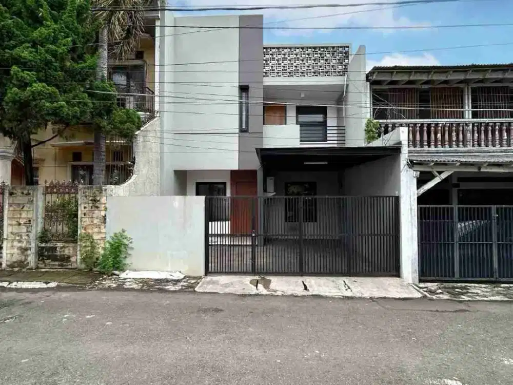 3 M an udah dapet Rumah di Tebet Barat yang aksesnya 2 Mobil bonus View Taman & Lapangan bulu tangkis