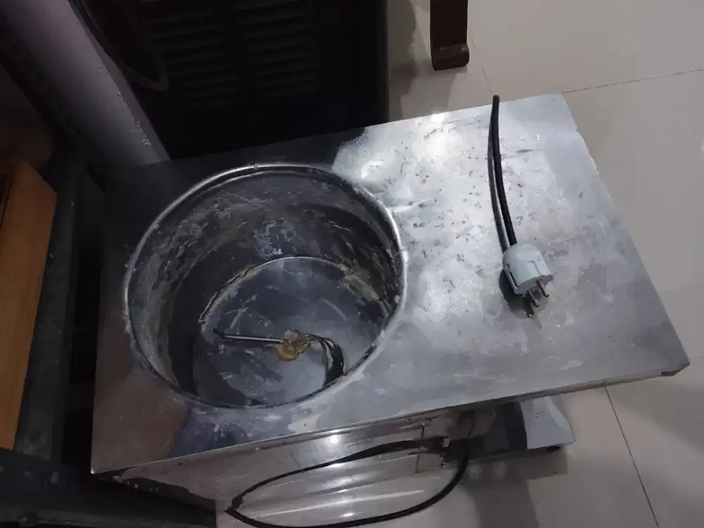 MIXER KUE BEKAS