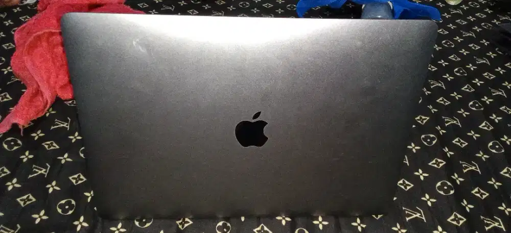 Jual macbook 2020