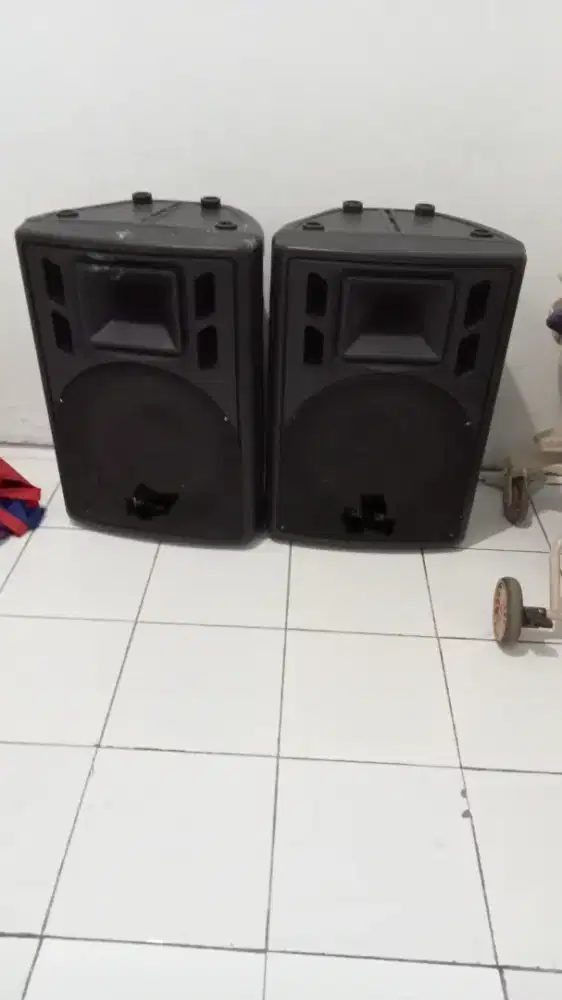 Speker Rush aktif 15 inc ada 2 unit