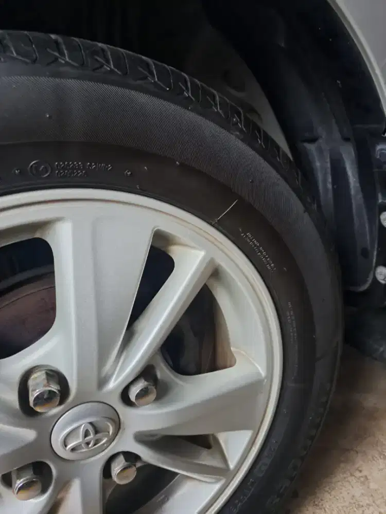 Velg mobil avanza veloz 2013 + ban Brigestone