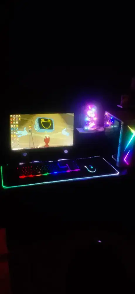 PC GAMMING FULLSET MONITOR KEYBOARD MOUSE PERKABELAN DLL