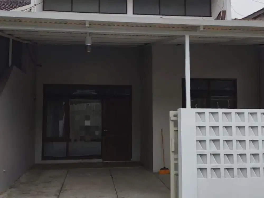 DIJUAL RUMAH SIAP HUNI BARU RENOV DI TAMAN HOLIS INDAH BANDUNG