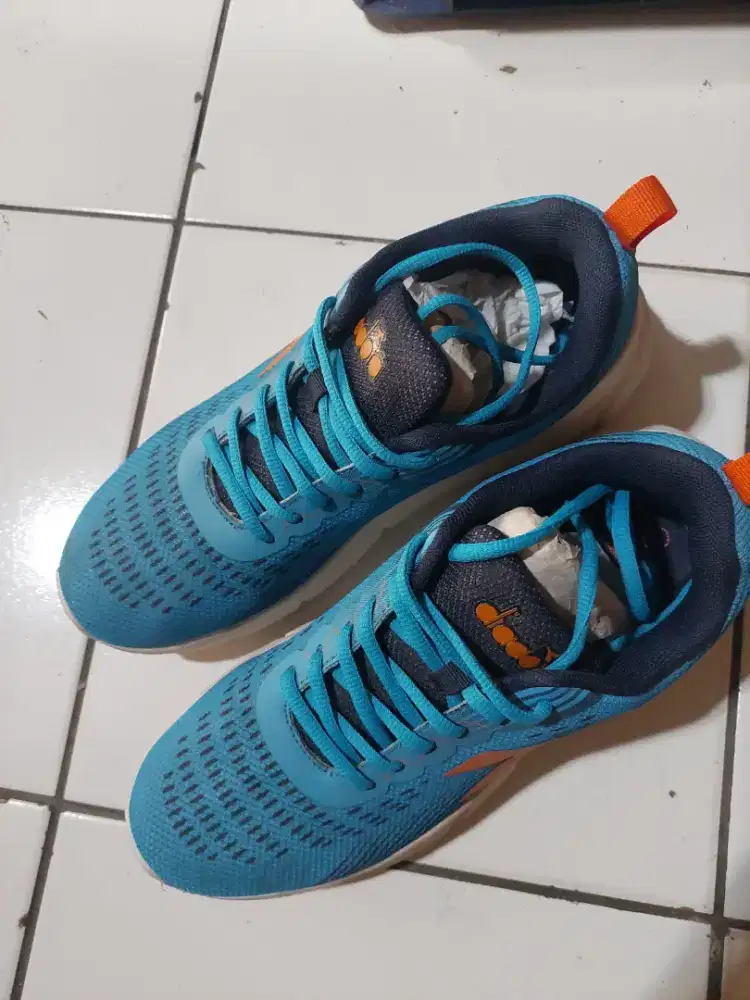 Running Shoes DIADORA