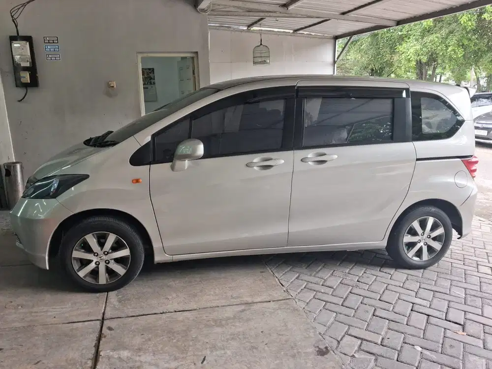 Freed S 1.5 matic 2011