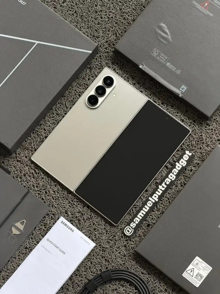 Samsung Galaxy Z Fold 7 Silver 512gb Fullset Garansi Resmi