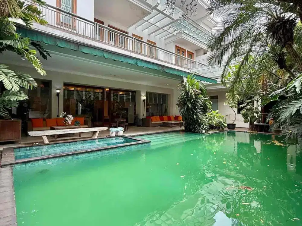 Dijual rumah mewah desing modern siap huni lokasi prime di menteng