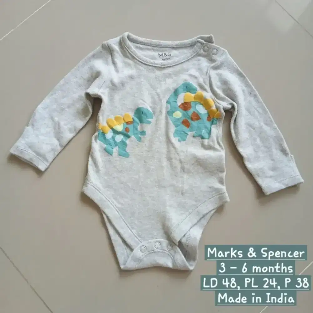 Baju bayi Dinosaur bodysuit  lengan panjang M&S 3-6 months, preloved