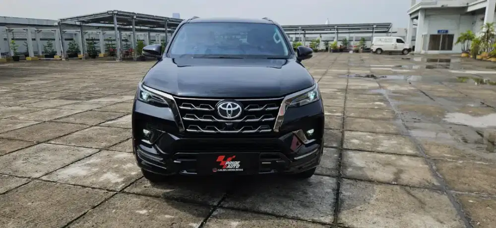 (TDP 48 JUTA) TOYOTA FORTUNER 2.8 GR SPORT DIESEL 2022 HITAM