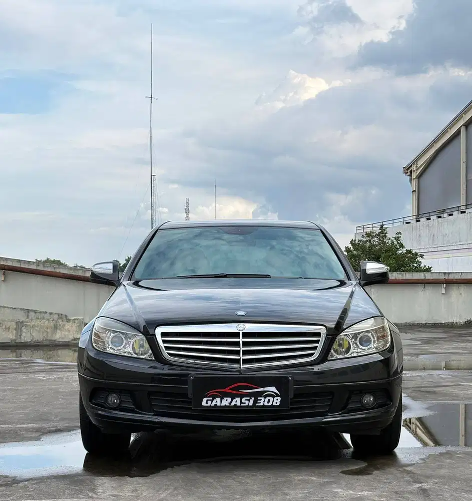 Mercedes Benz C 200 classic 2008 Hitam W204