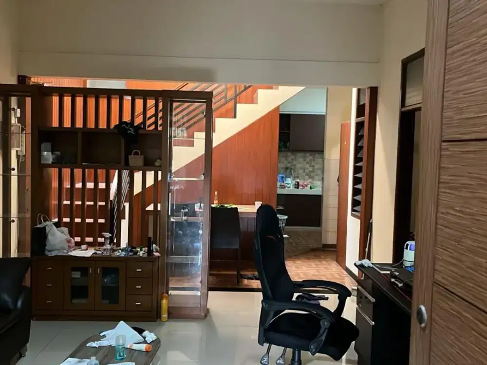 DIJUAL RUMAH DI KOMPLEK ISTANA MUARA BARU RENOV SIAP HUNI SEMI FURNISHED