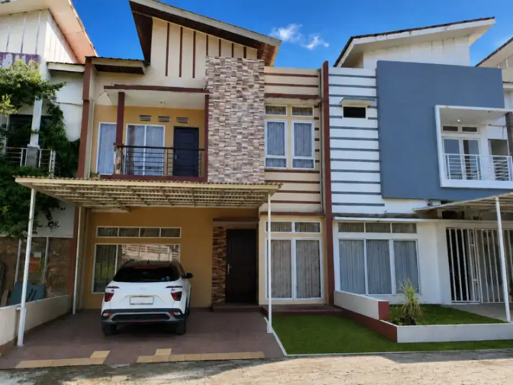 DiJUAL RUMAH PREMIUM DEMANG LEBAR DAUN