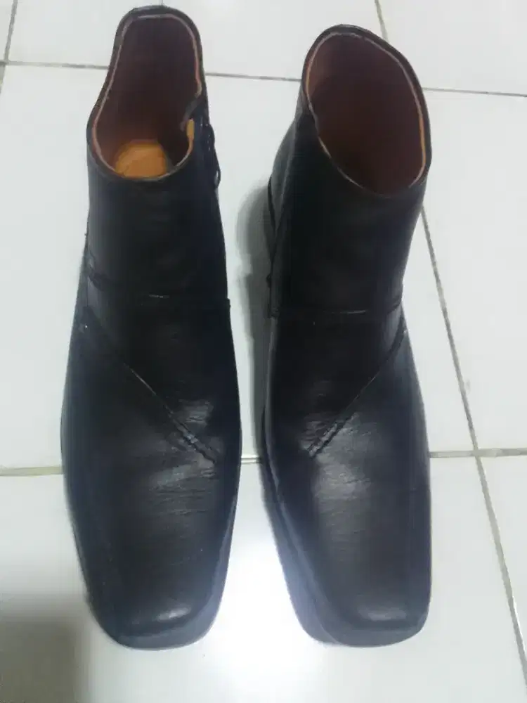 Sepatu vantofel hitam no 40