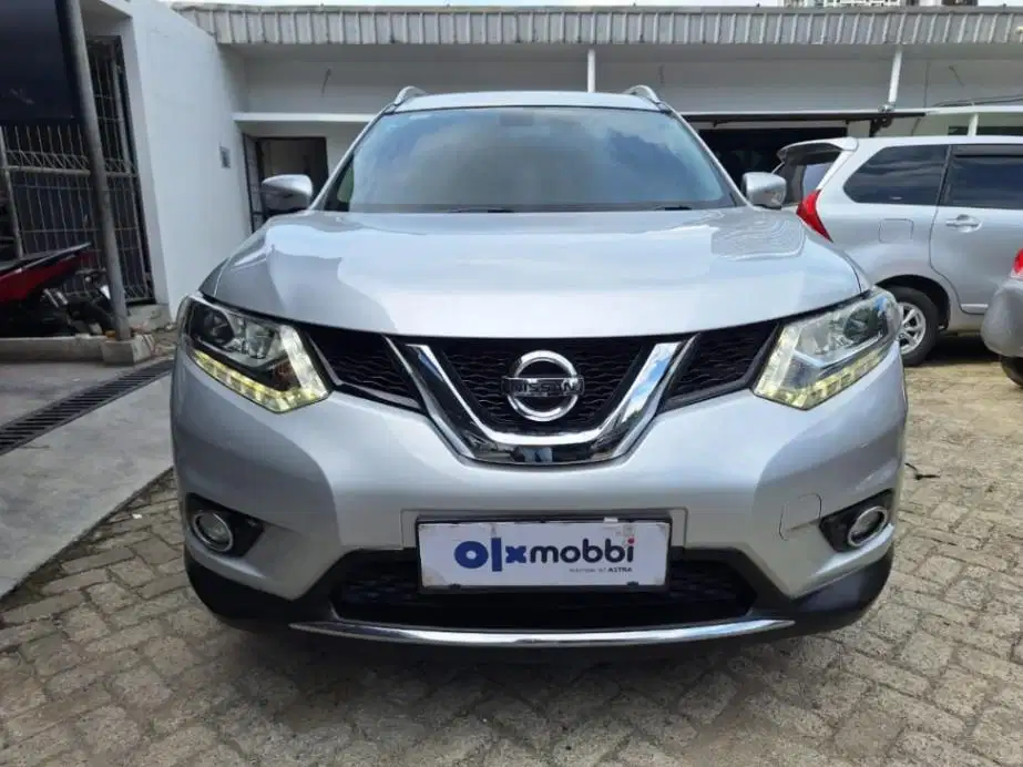 DP MURAH Nissan X-Trail 2.5 Bensin-AT 2017 Silver C5LWD
