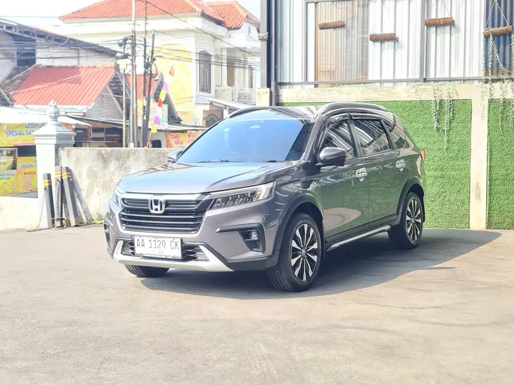 BRV Prestige sensing 2022 matic km rendah