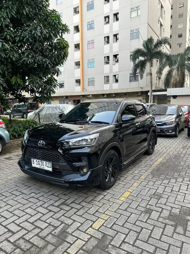 FOR SALE : TOYOTA RAIZE GR CVT AT 2024 HITAM (NON TSS)