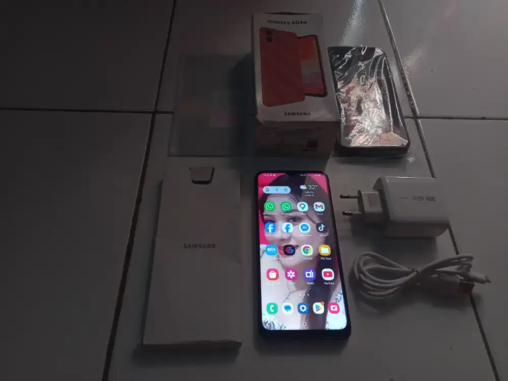 Samsung A04E( 2023 )
Ram 5gb (3gb+2gb)
Rom 32gb
Maron Edition FULSET