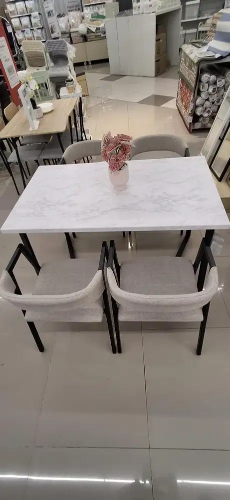 Harper meja makan set