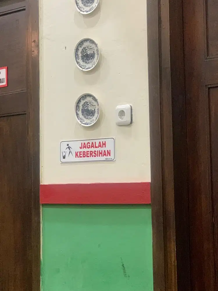 Kasir merangkap OB