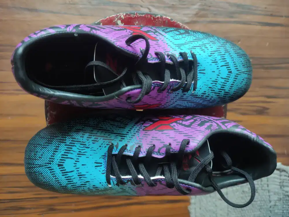 Sepatu Sepak Bola / Mini Soccer