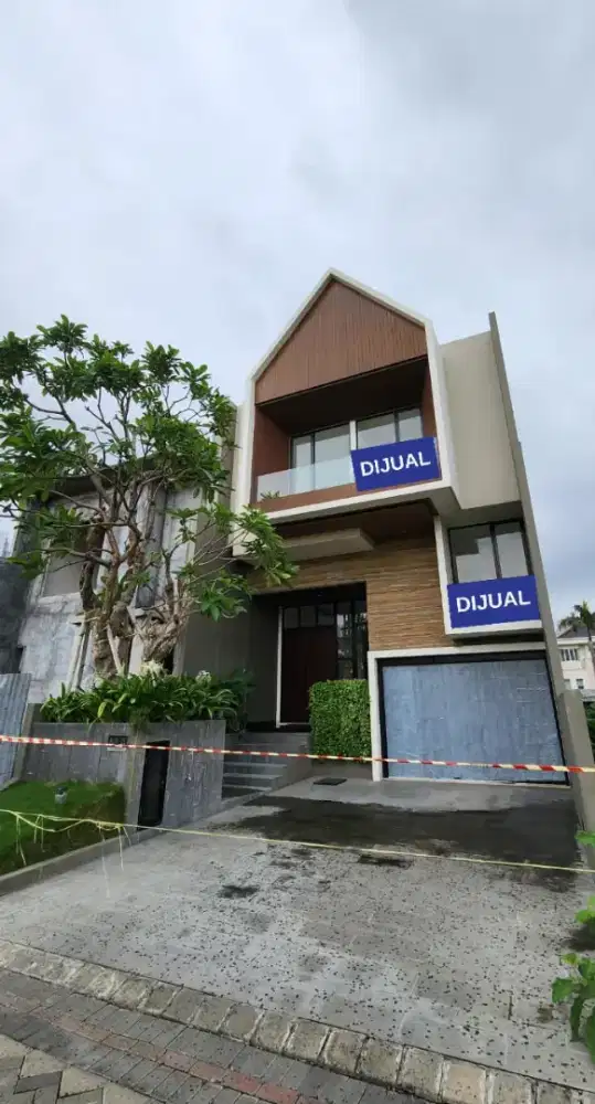 Dijual Rumah Mewah Split Level VBR Pakuwon Indah Modern Minimalis