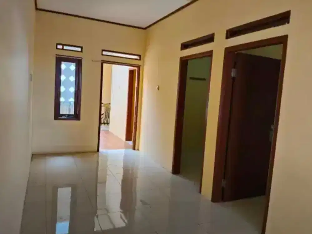 DISEWAKAN RUMAH 2 LANTAI DEKAT UNIV ITENASM ITB, UNPAD SADANG SERANG TUBAGUS ISMAIL BANDUNG