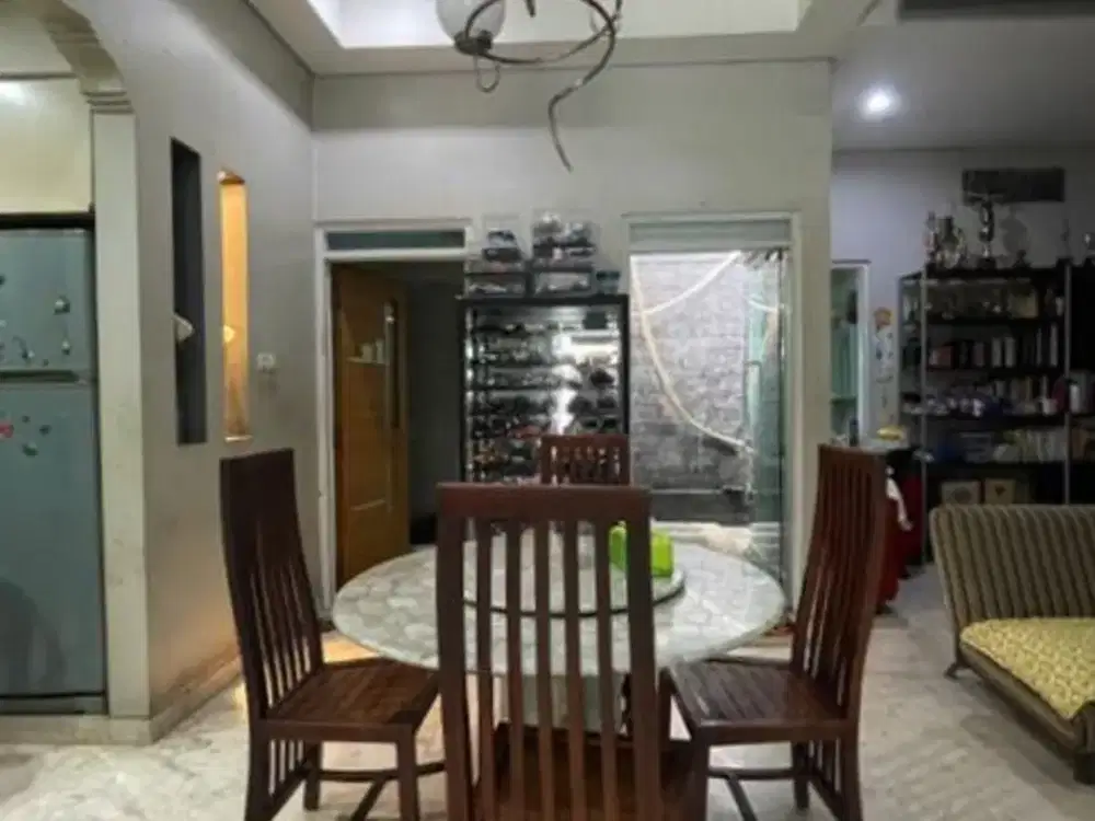 Rumah 3KT +2KM Terawat baik di Perumahan Kebon Jeruk Baru, Furnished