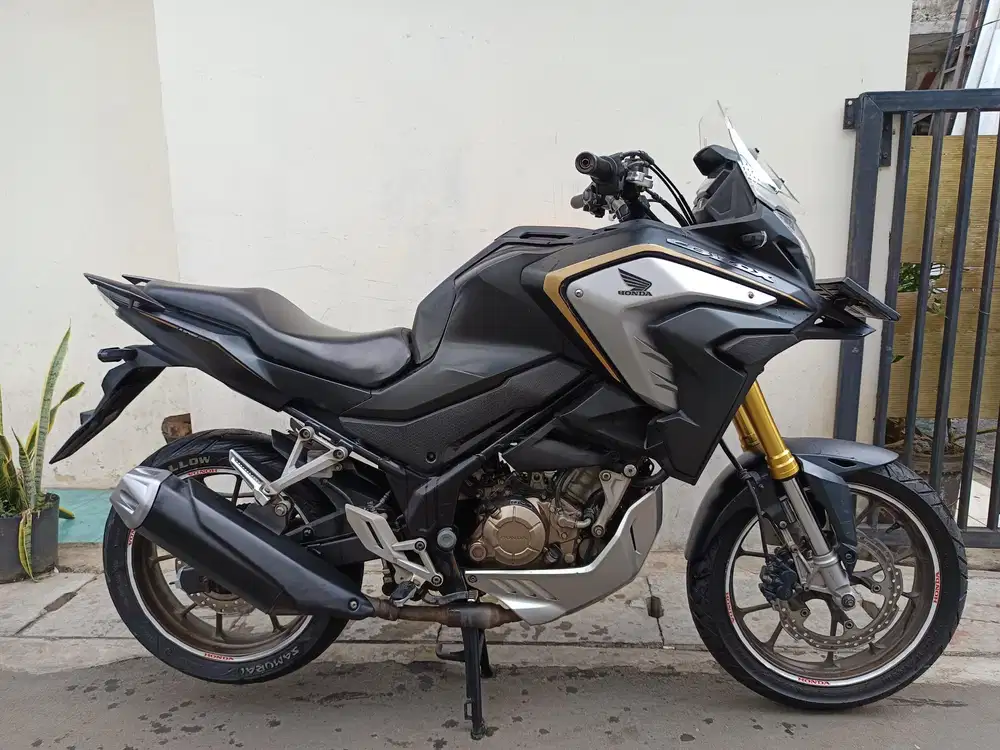 Honda cb150x 2022 lengkap bagus
