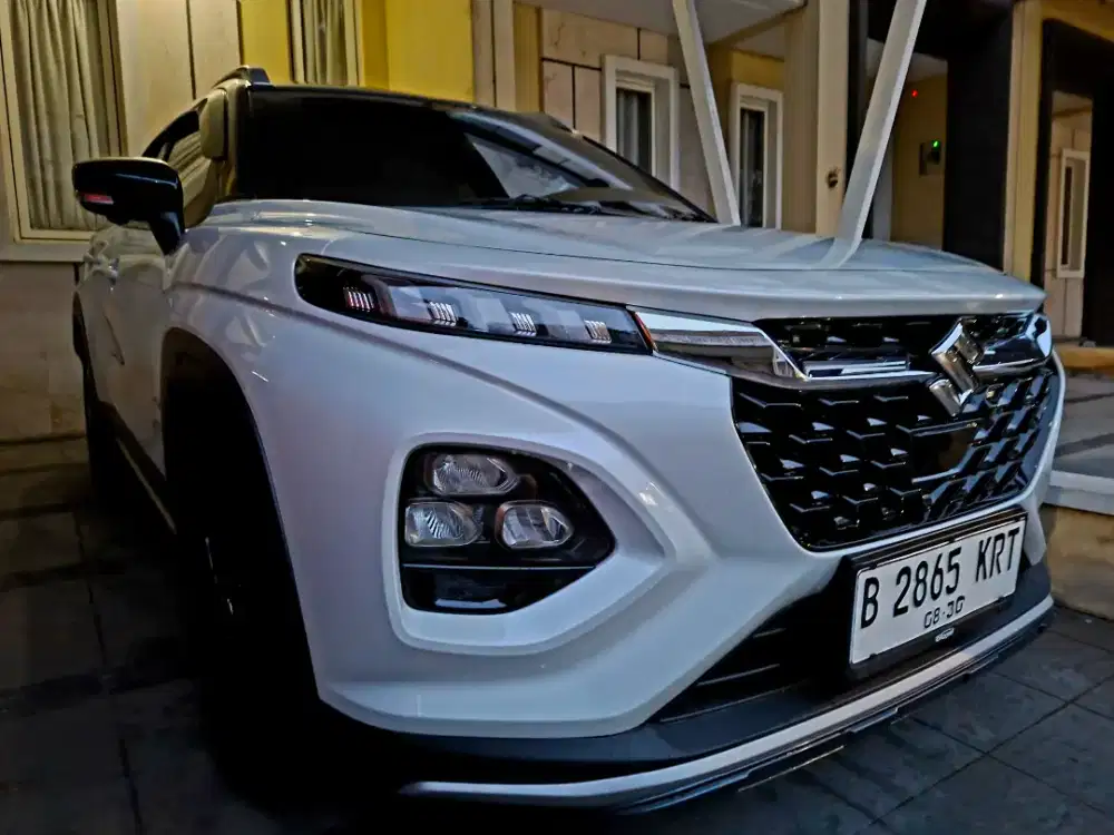 Suzuki FRONX SGX hyribrid Two tone At