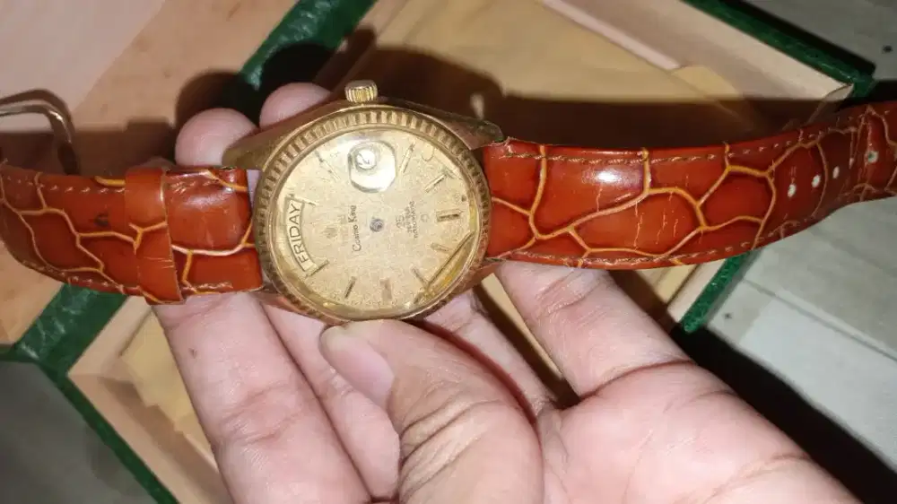 Jam Tangan Mewah Titoni