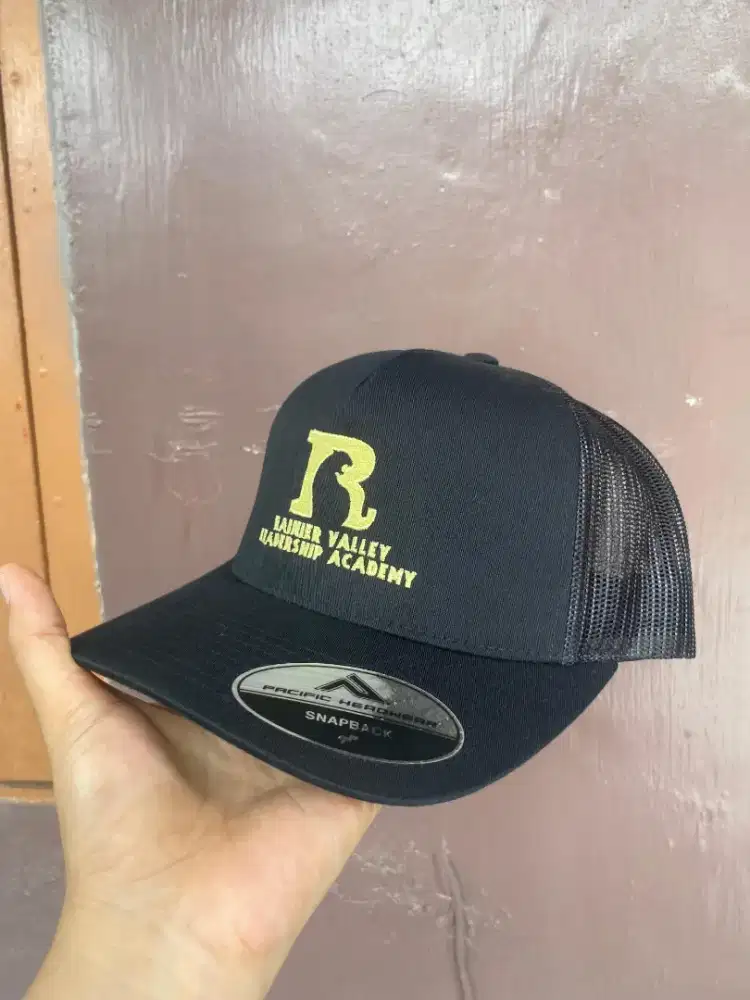 Topi second monja