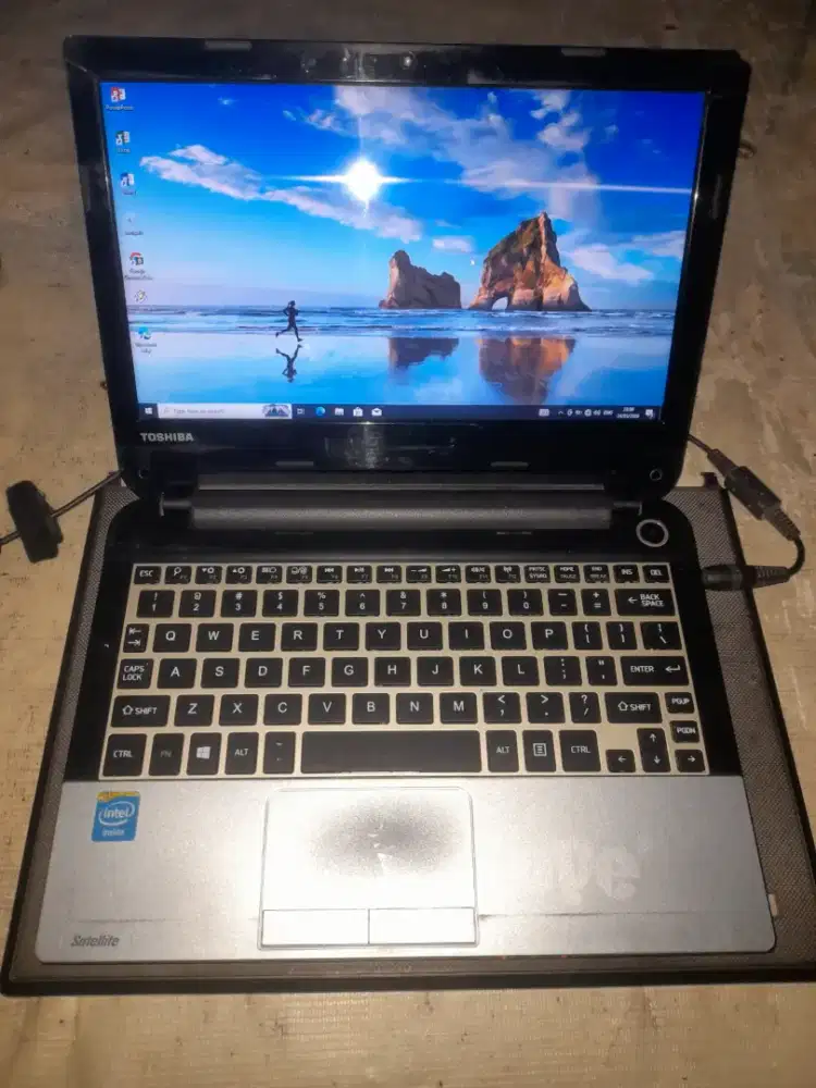 Notebook Toshiba satelit NB10-A prosesor Intel Celeron