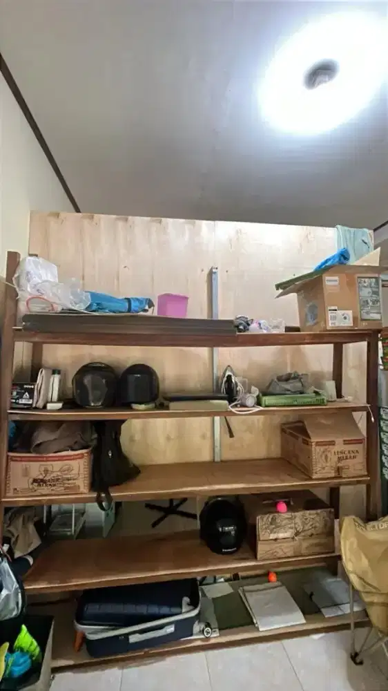 Rak kayu dan triplek