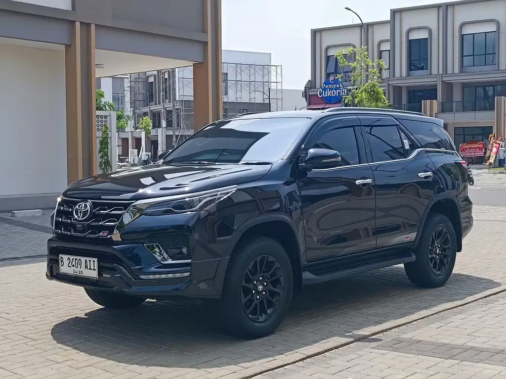 Toyota Fortuner VRZ 2.8 GR AT 2024 Pajak Panjang