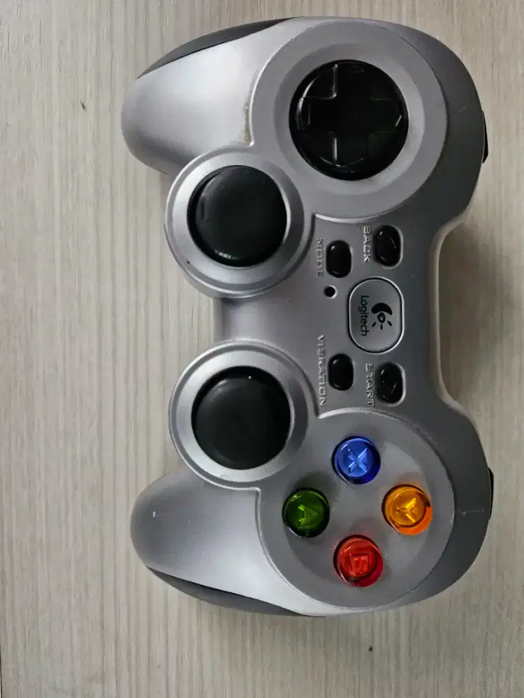 Logitech wireless gamepad controller F710 original