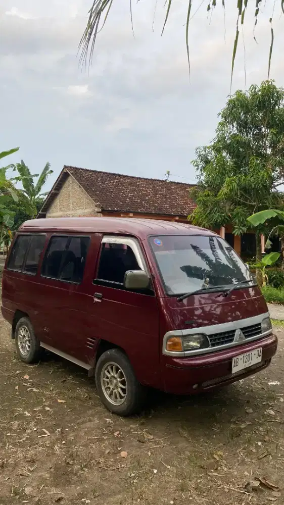 Mitsubishi mini bus 1993