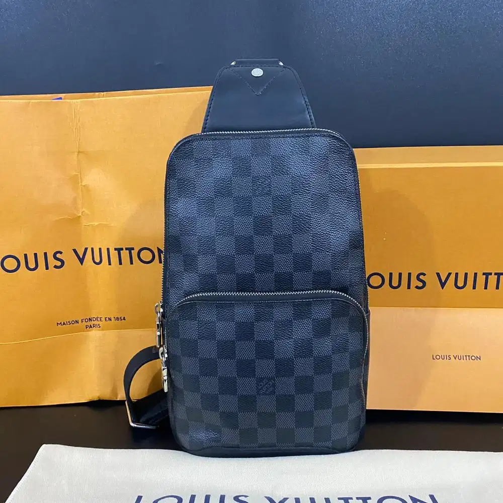 Louis Vuitton Damier Graphite Avenue Slingbag