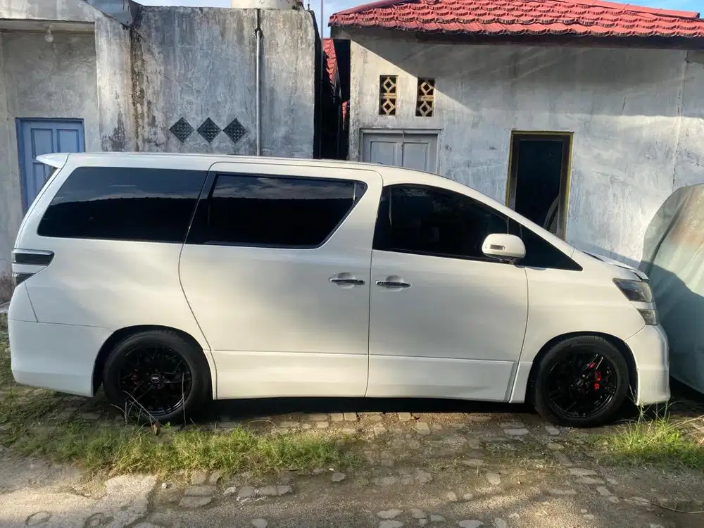 Vellfire tahun 2009
