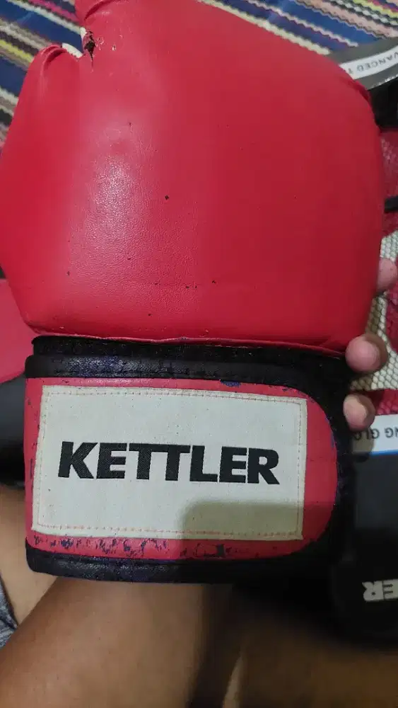 Sarung tinju kettler