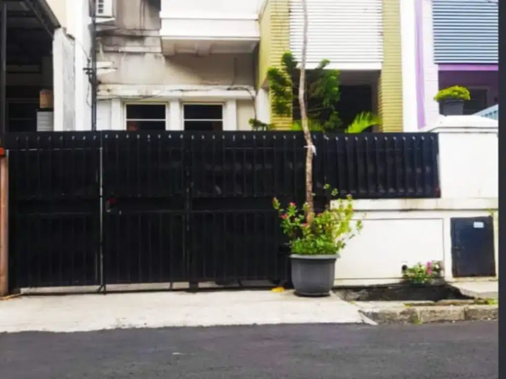 Dijual Rumah Taman Semanan Indah Jakarta Barat