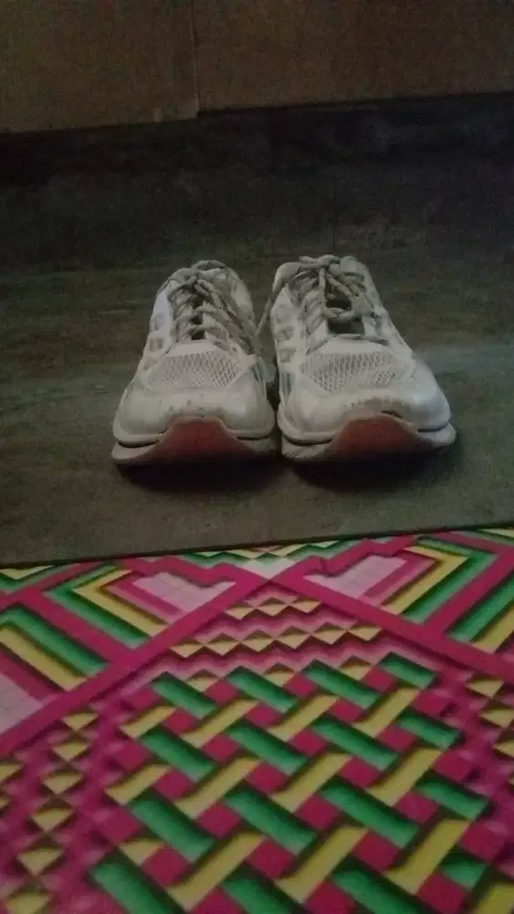 Sepatu bekas Adidas ukuran 42/43