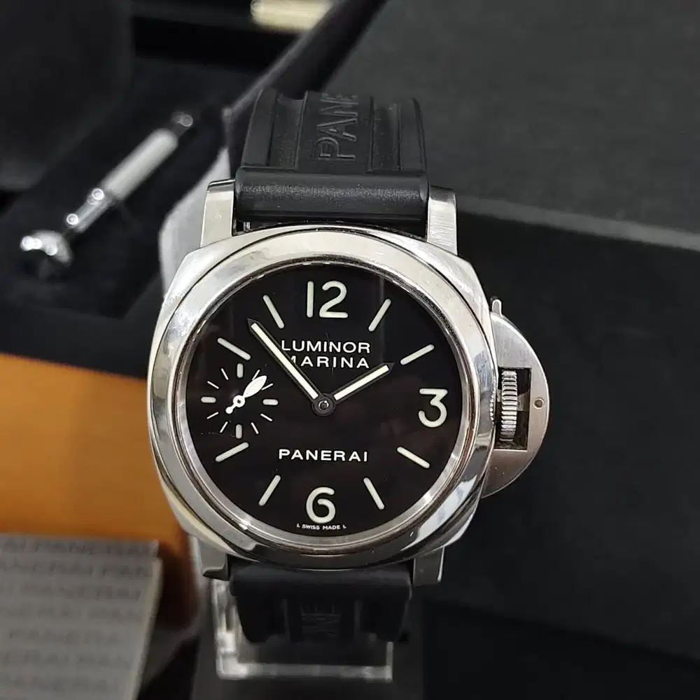 Panerai Luminor Marina PAM111 Base 44mm manual winding 2012 'O'