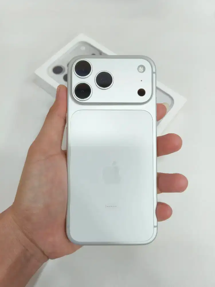 ( Second ) IPhone 17 Pro Max 512GB Silver | IBOX | Fullset