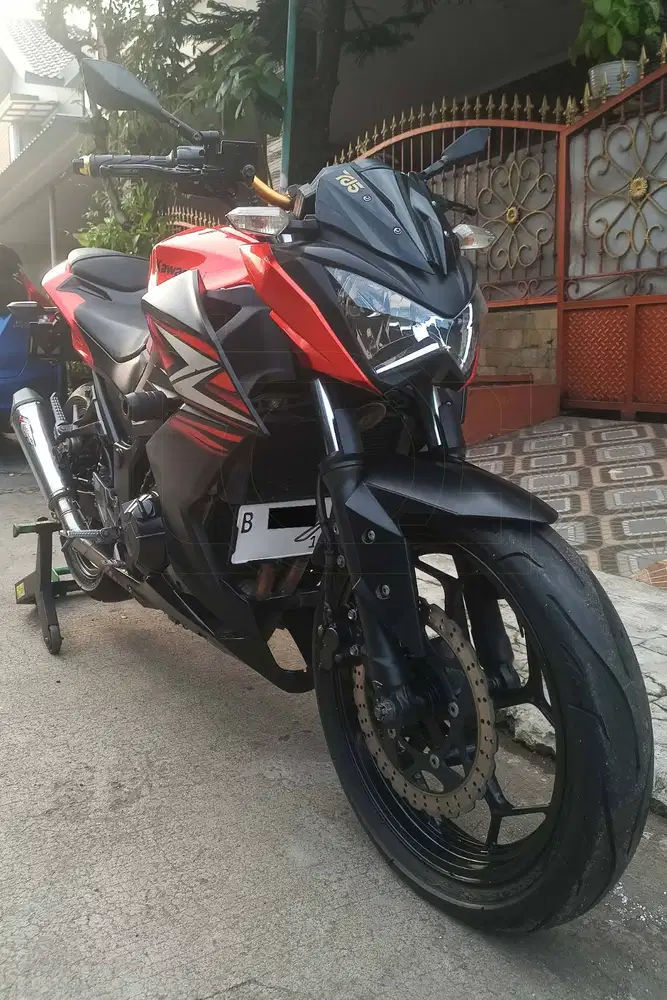 KAWASAKI NINJA Z250 FI Istimewa Mulus Orange Hitam Km17rb Naked Bekasi