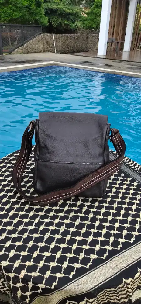 (Eks Sitaan dari Koruptor)Ermenegildo Zegna Sling Bag Authentic Italy